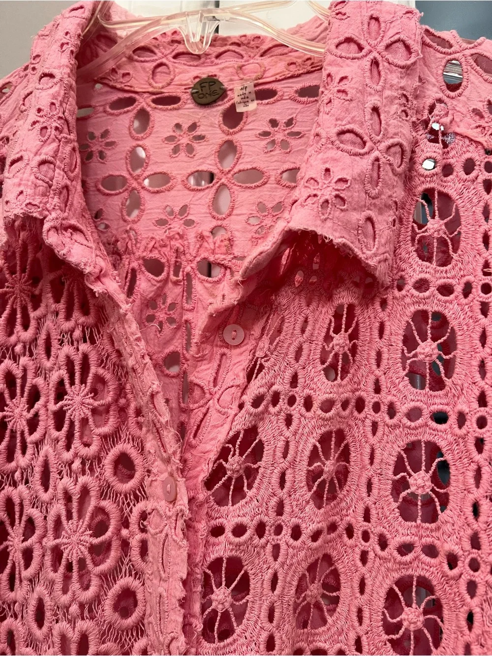 Free People Pink eyelet Button-Down Shirt 100% cotton sz S EUC